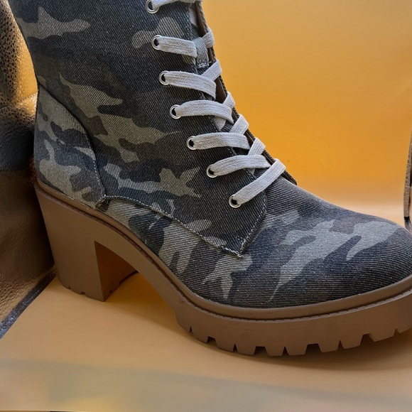 Torrid Canvas Camo Lug Hiker Boots - Picture 5 of 8